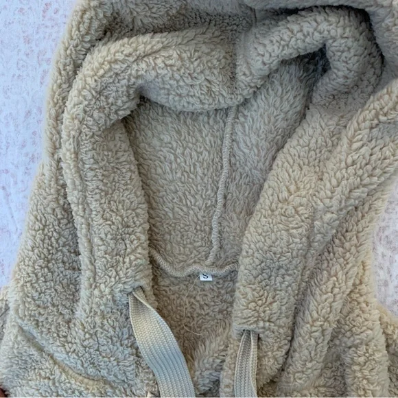 Men’s Beige/Khaki Brown Hoodie with Drawstring and Pockets Size S EUC - Picture 3 of 4